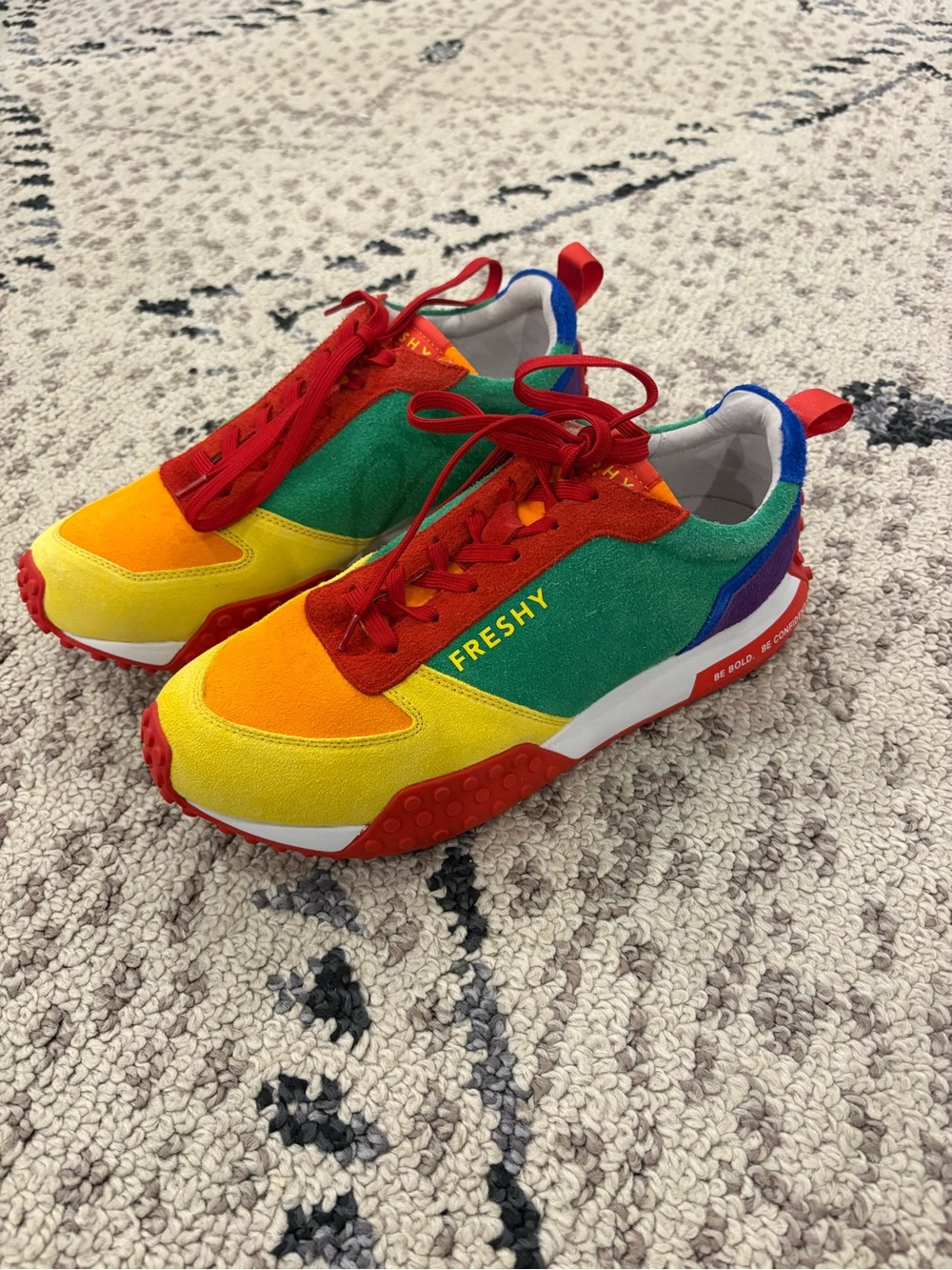 FRESHY California Men's Smoove Trainer Flavors Suede Sneakers Size 10 NWOT DT110